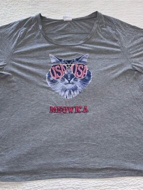Plus Size Cat “MEOWICA” patriotic Women’s t-shirt 2XL - LuLaRoe - soft and comfy